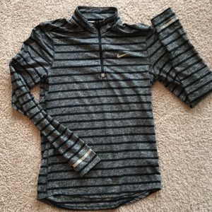 NIKE DRI- FIT half zip 🔥